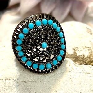 Medallion Gunmetal Stretch Ring.